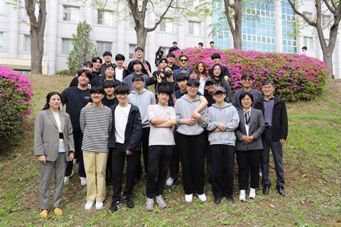 2025년 04월 21일-컴정 2학년 벚꽃 사진